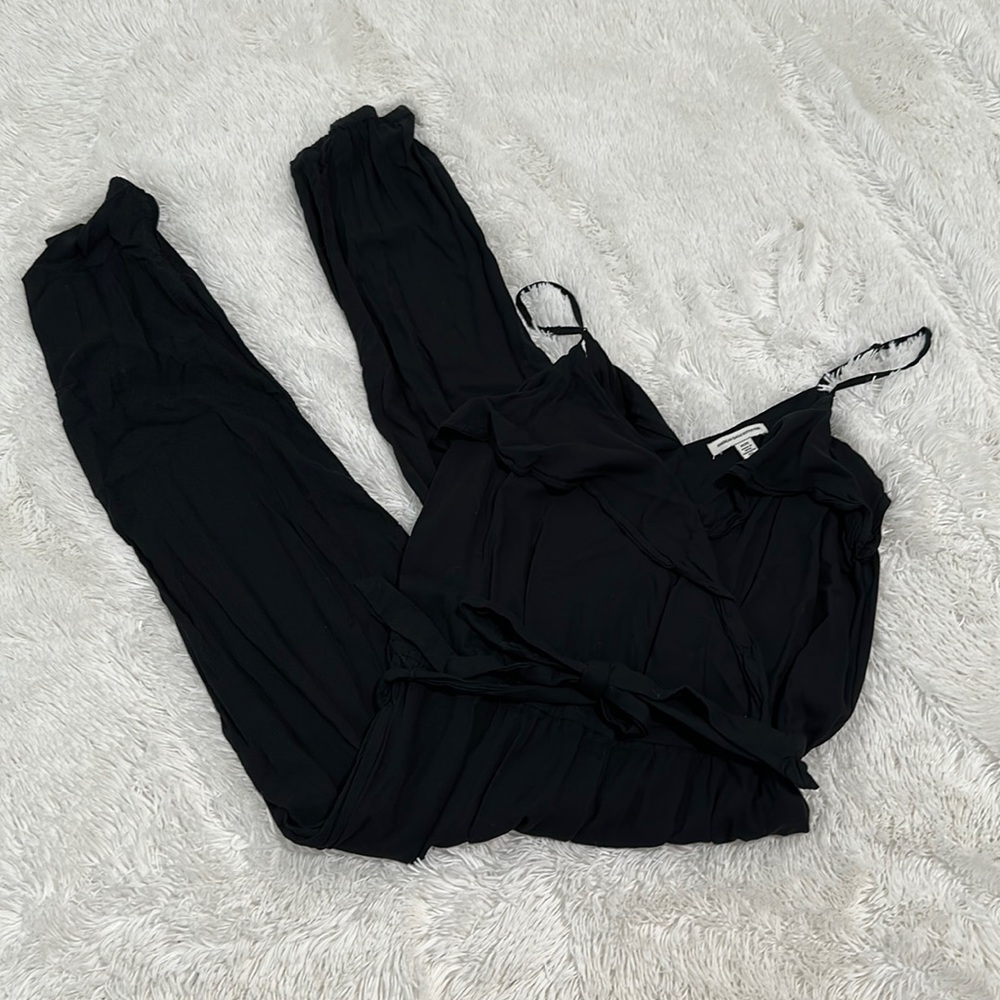 A&E BLACK JUMPER  Sz M   29/30” long with  tapered hem